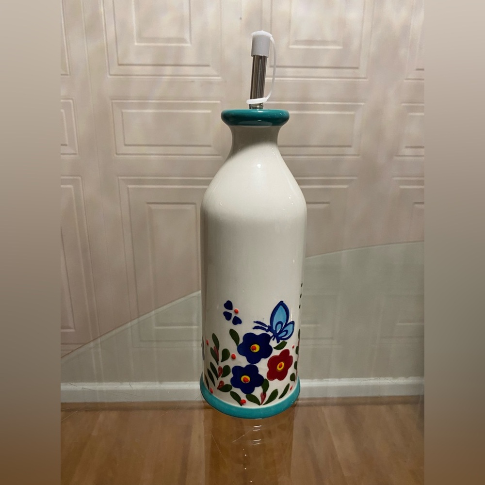 - Beautiful  Oil & Vinegar Dispenser 20oz.  Glass Kitchen Bottle Floral
